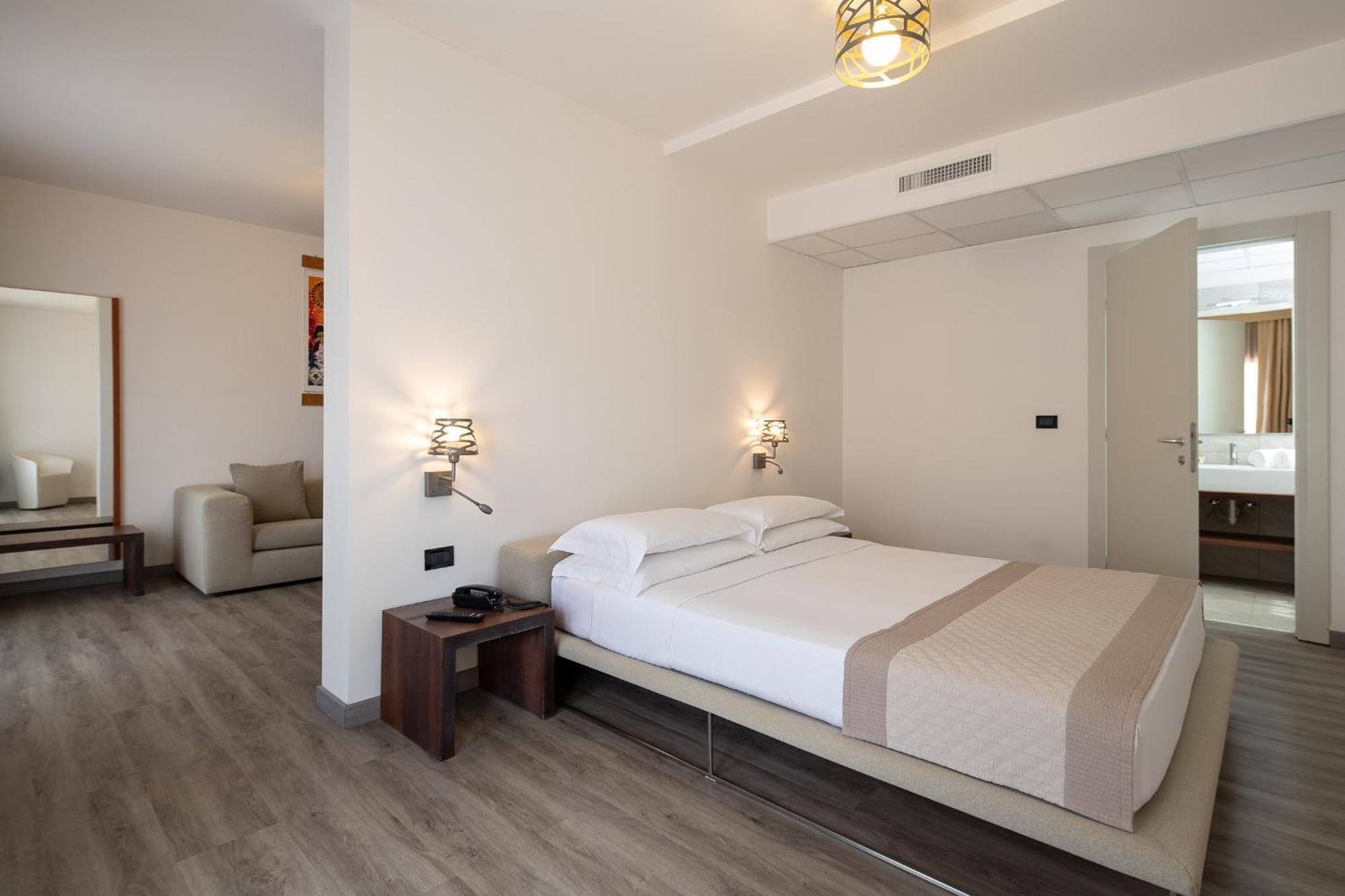 Fantinello Hotel Caorle Exterior photo