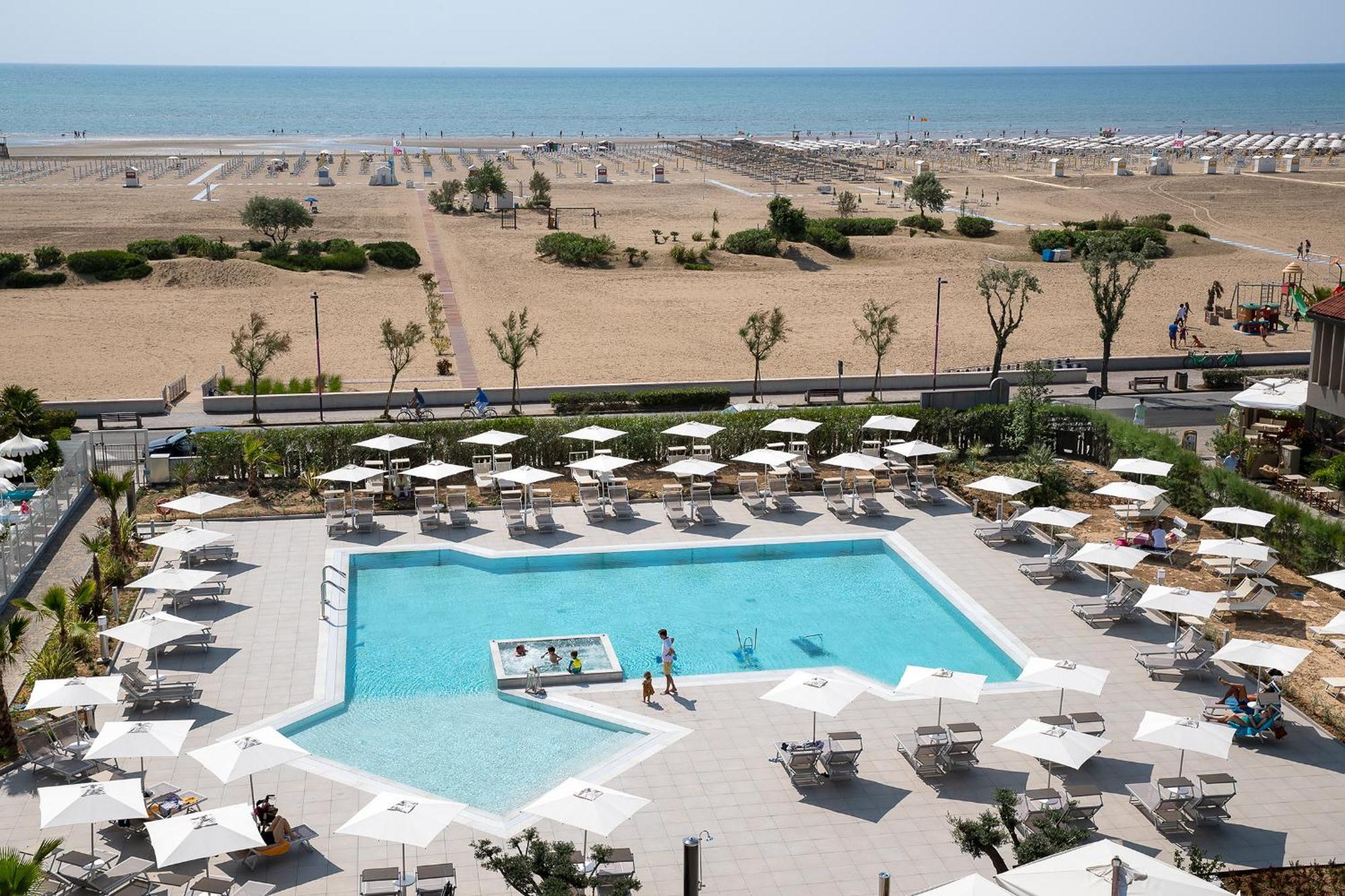 Fantinello Hotel Caorle Exterior photo